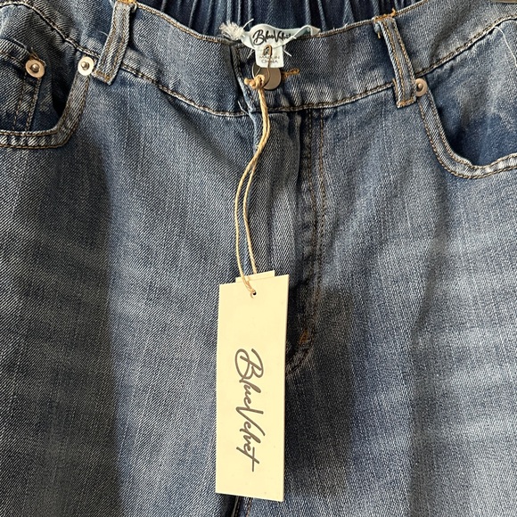 NWT Bluevelvet Denim Wide-Leg Bloomer Jeans with 3D Star Patchwork size Medium - Picture 2 of 4